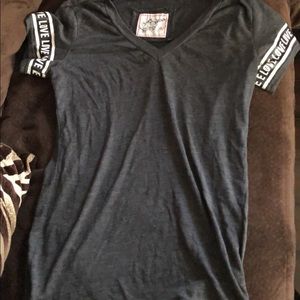 Reflex V Neck Love Graphic T Size L